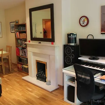 Nice Spacious In Quiet Area With Balcony * Дун-Лэаре