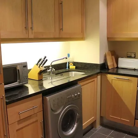 شقة Nice Spacious In Quiet Area With Balcony