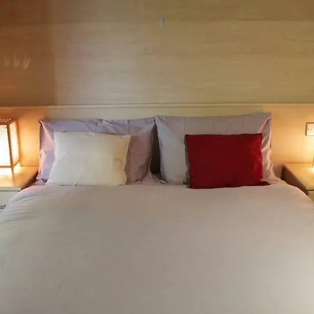 Nice Spacious In Quiet Area With Balcony شقة *