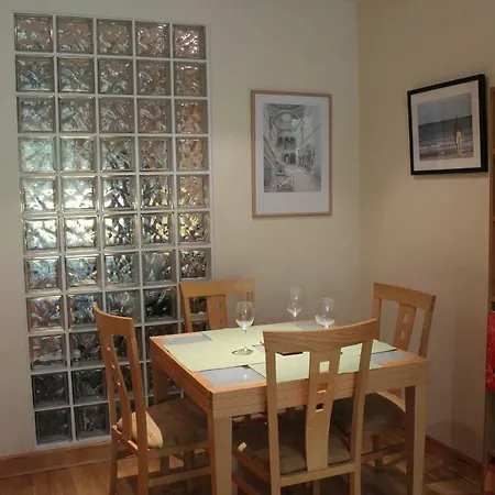 شقة Nice Spacious In Quiet Area With Balcony دون لاوجير